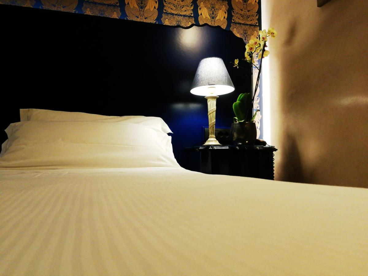 Hotel Verdi Boutique Hotel Парма Екстериор снимка