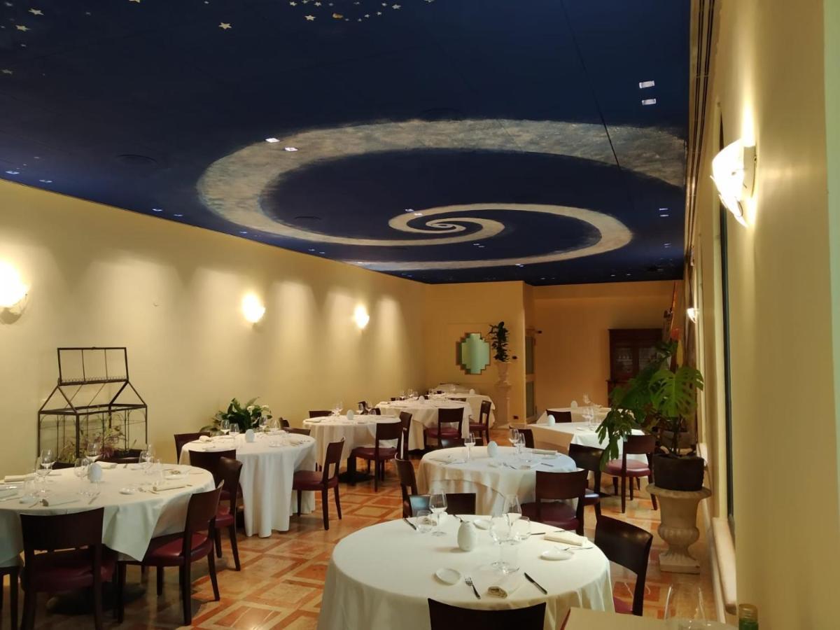 Hotel Verdi Boutique Hotel Парма Екстериор снимка