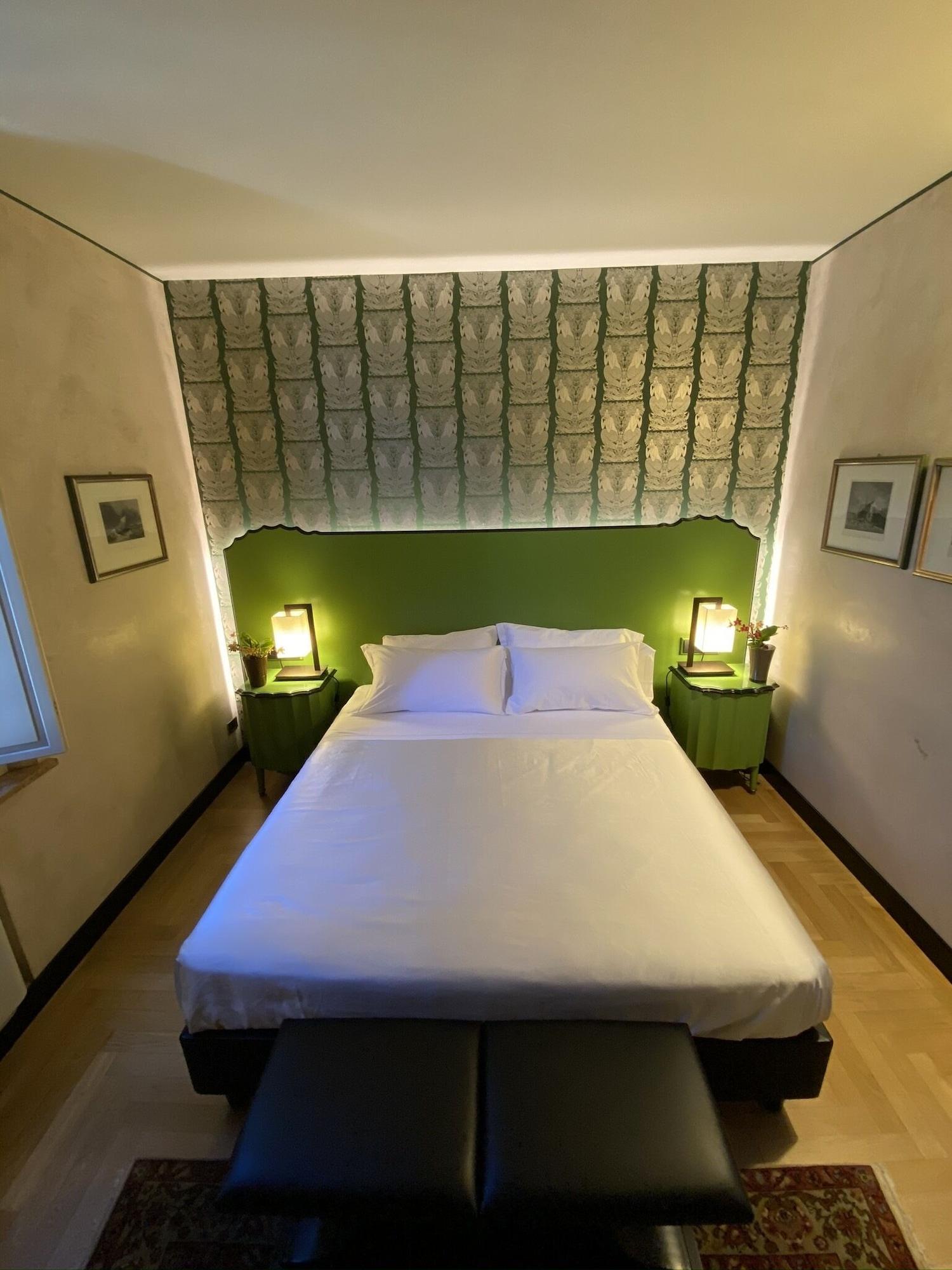 Hotel Verdi Boutique Hotel Парма Екстериор снимка