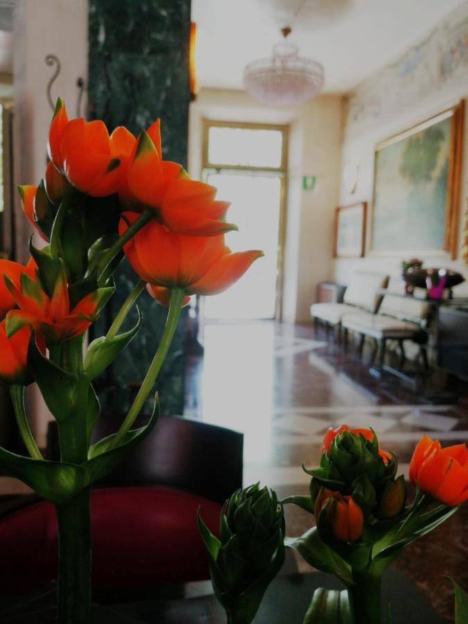 Hotel Verdi Boutique Hotel Парма Екстериор снимка