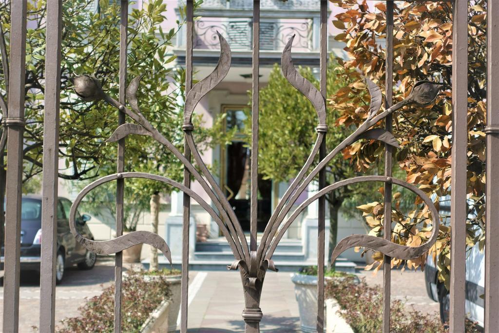 Hotel Verdi Boutique Hotel Парма Екстериор снимка