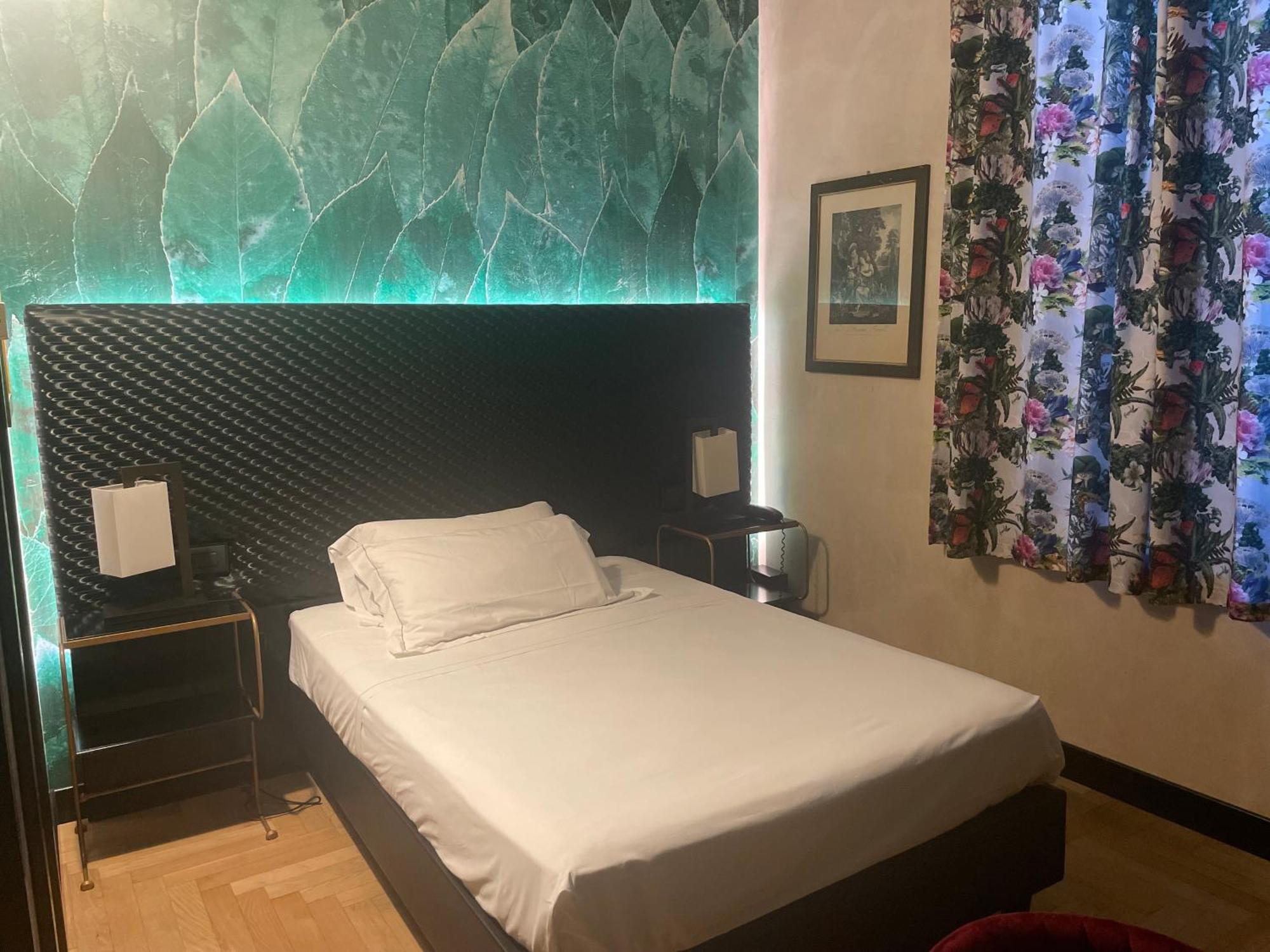 Hotel Verdi Boutique Hotel Парма Екстериор снимка