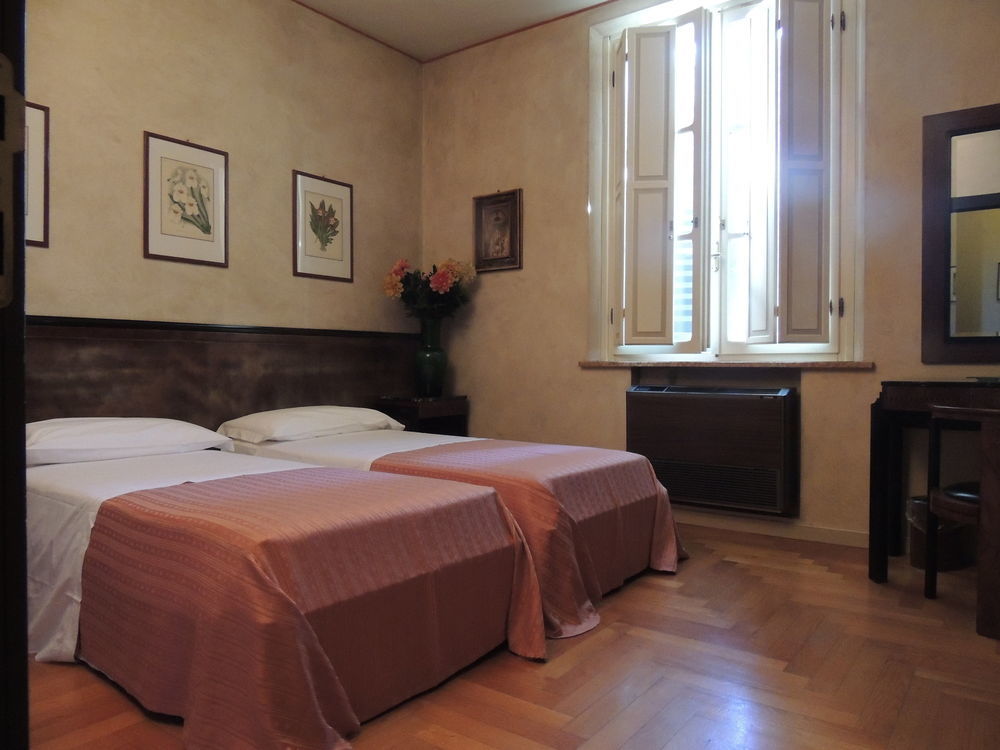 Hotel Verdi Boutique Hotel Парма Екстериор снимка